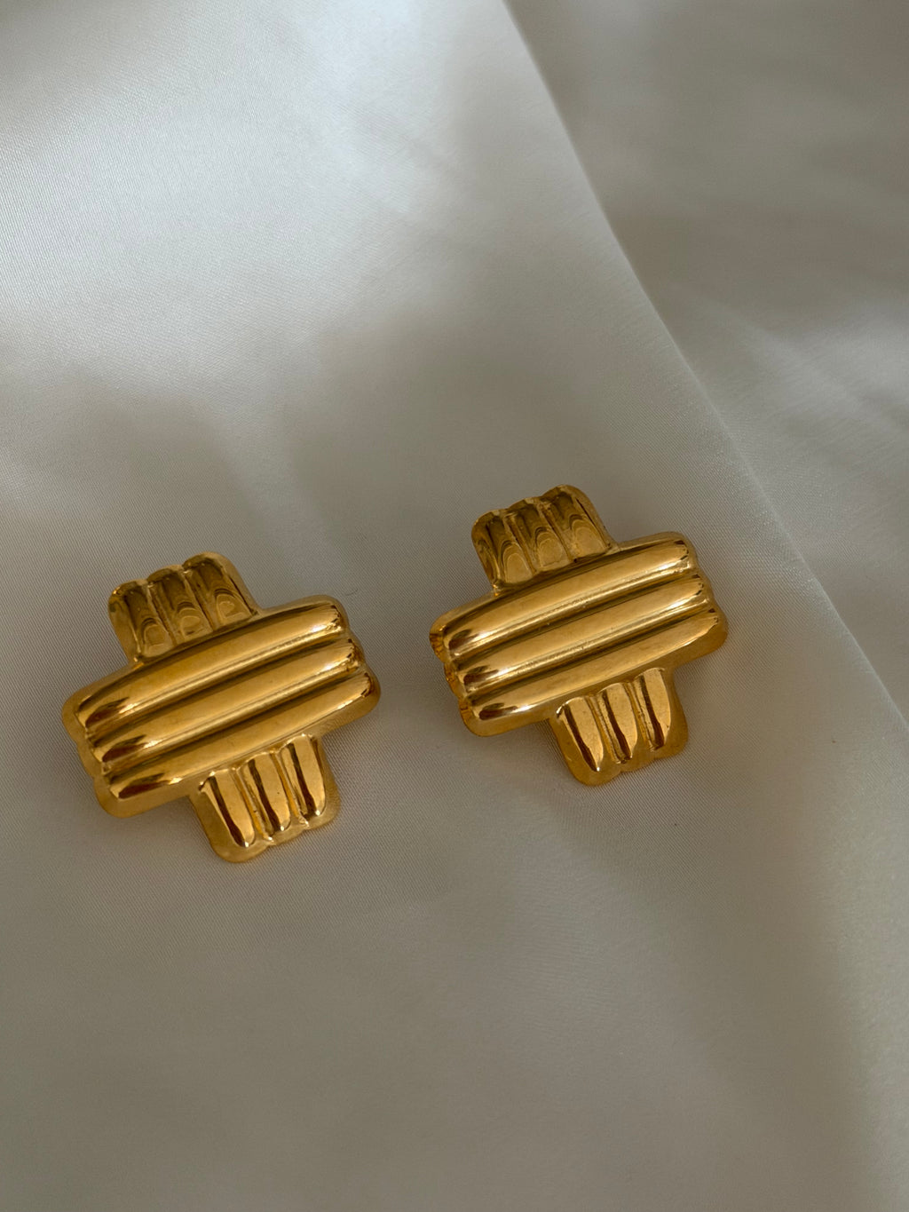 Aura Earring