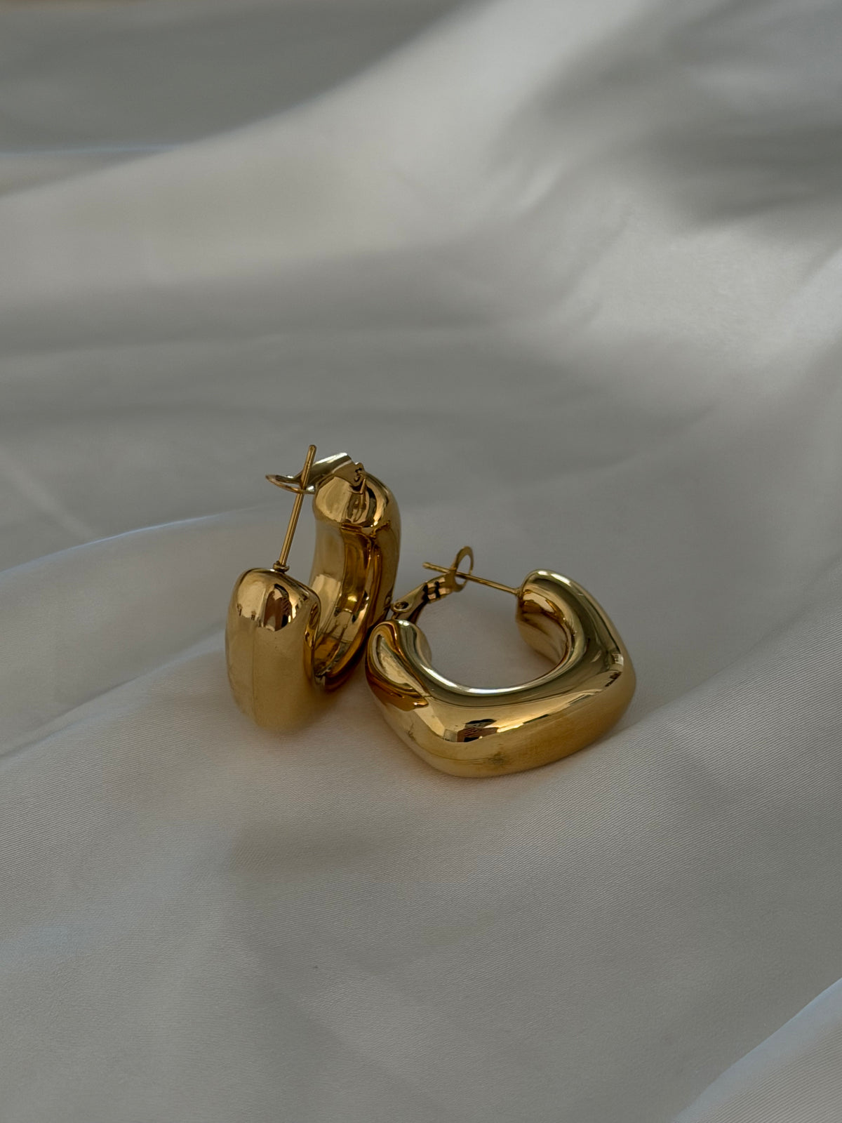 Zoya Gold Hoops