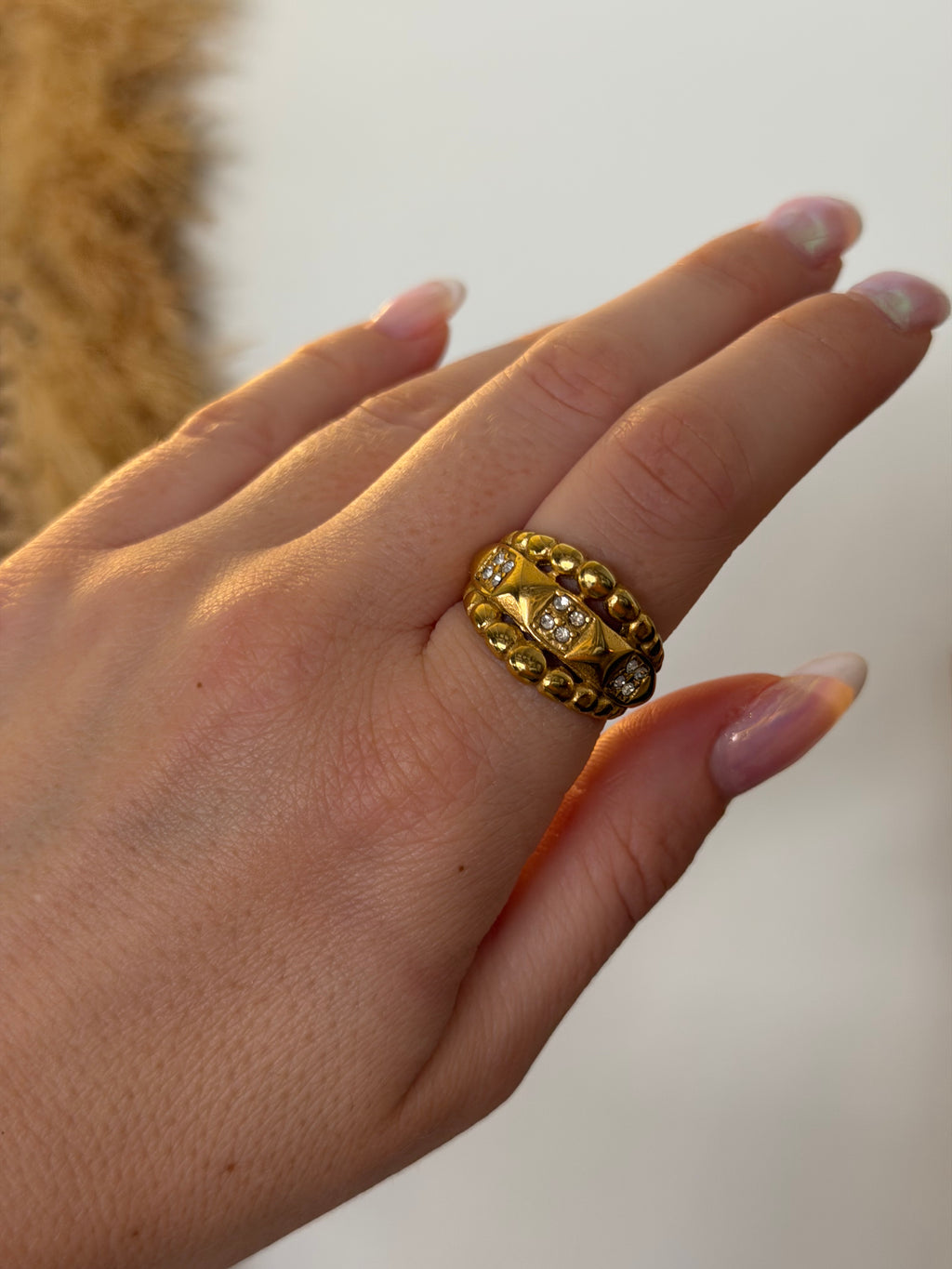 Alia Ring