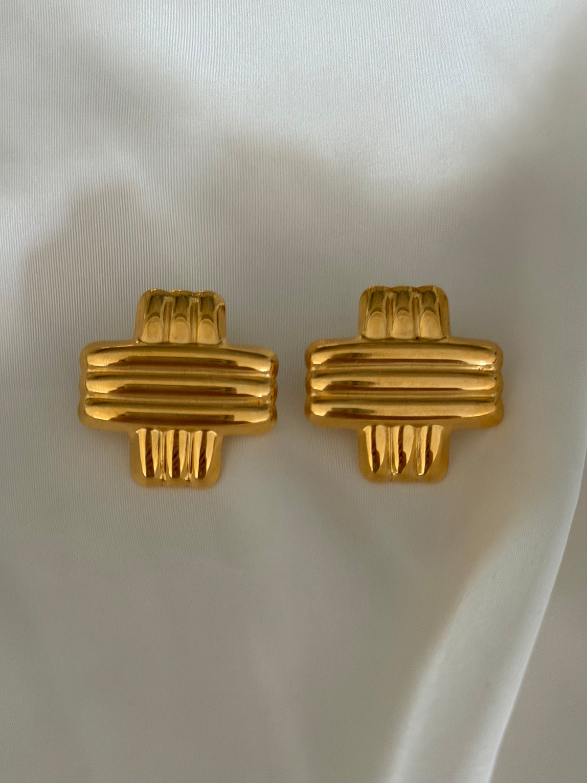 Aura Earring