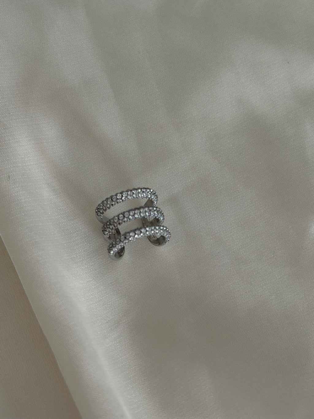 Strassy Ear Cuff