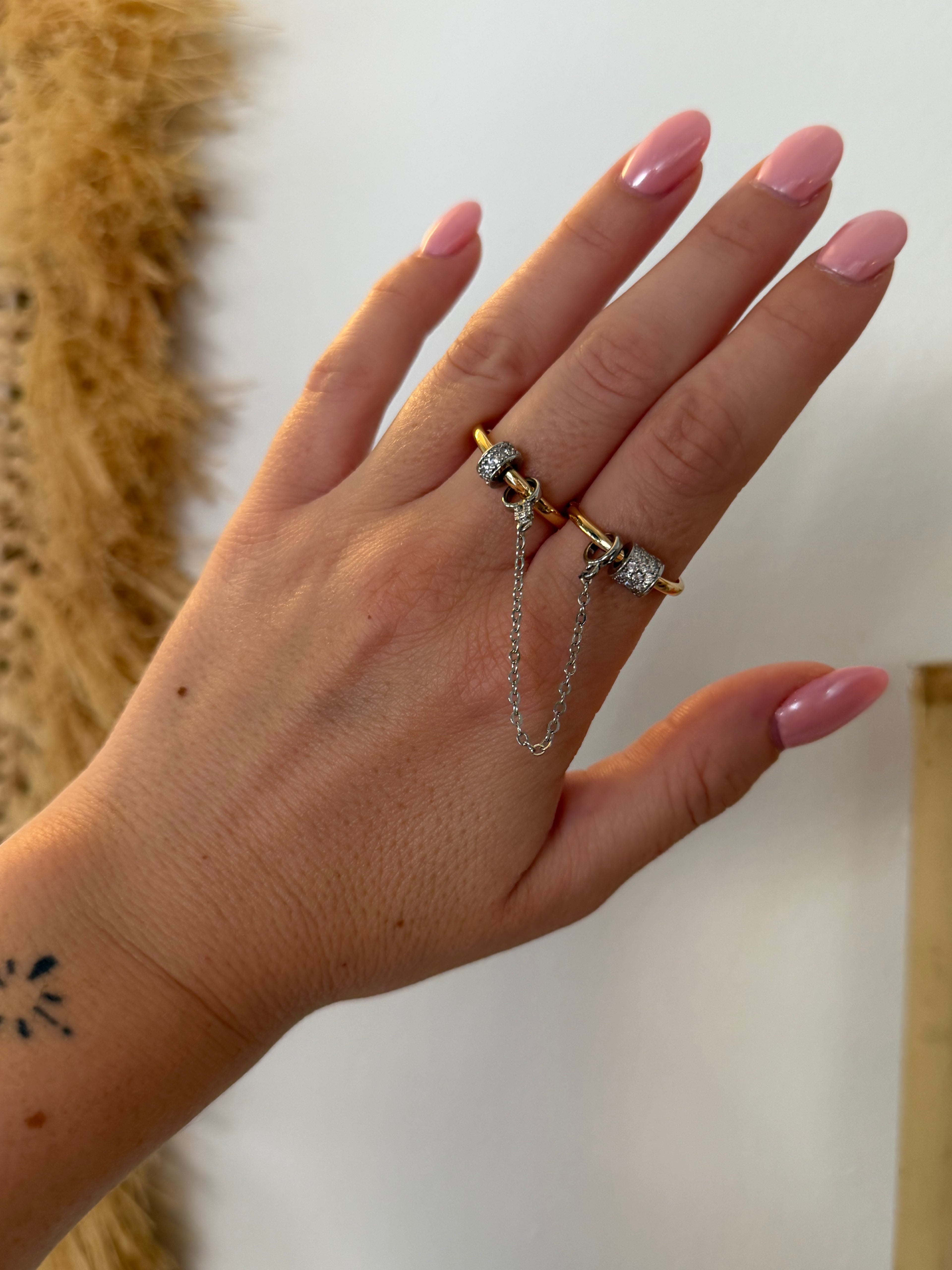 Linked Ring