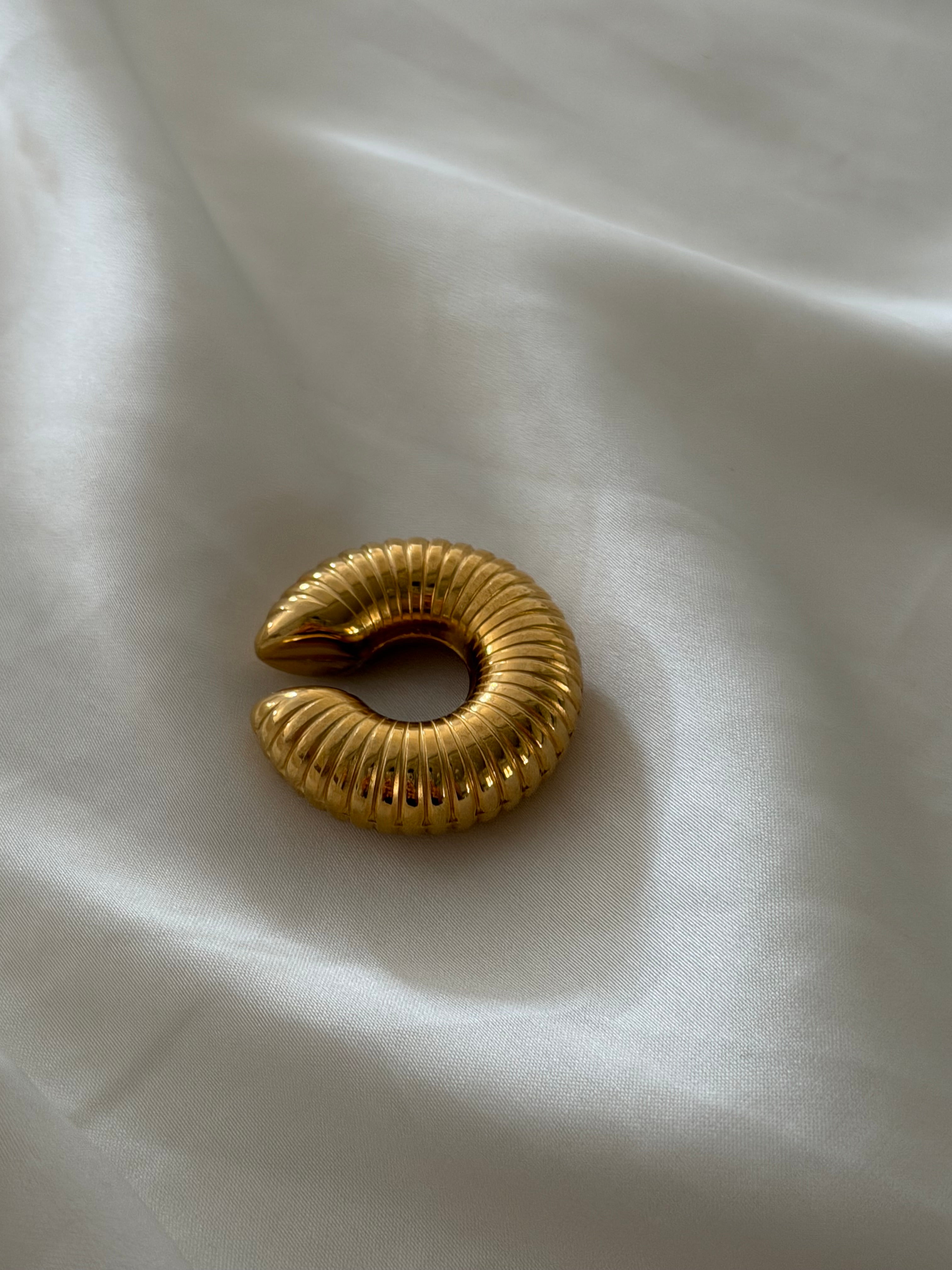 Luna ear cuff