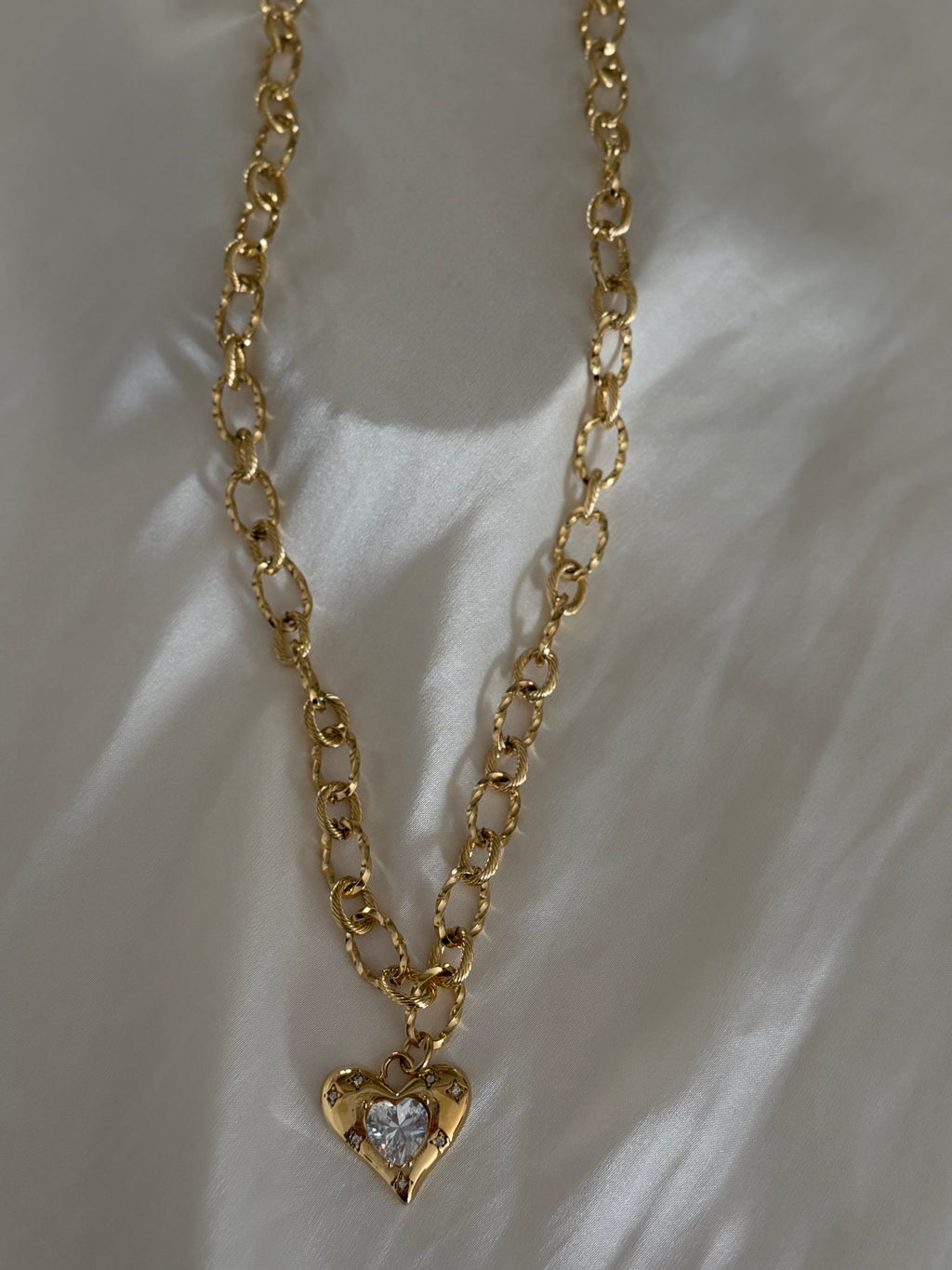 Amour necklace