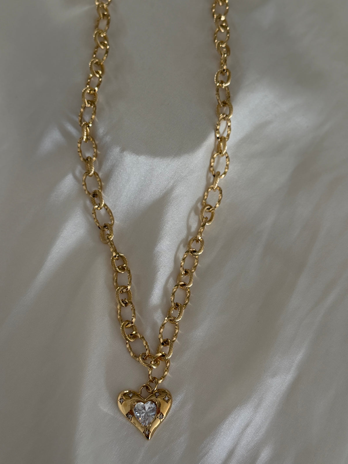 Amour necklace