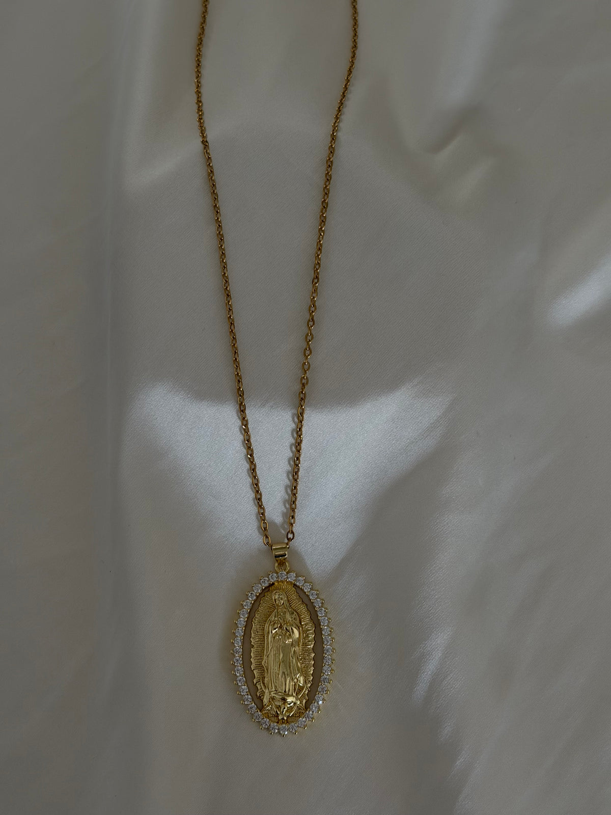 Divina Necklace