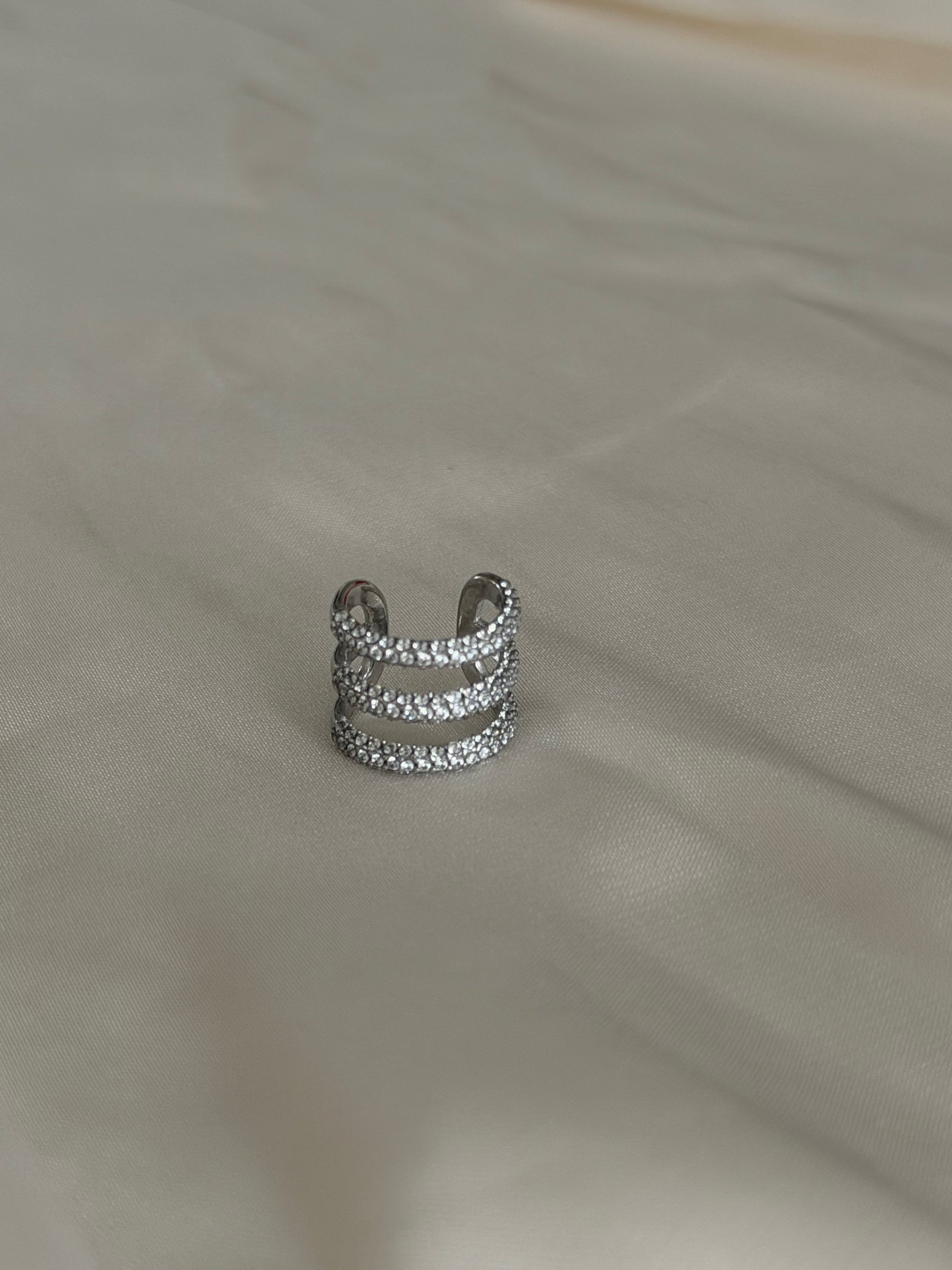 Strassy Ear Cuff