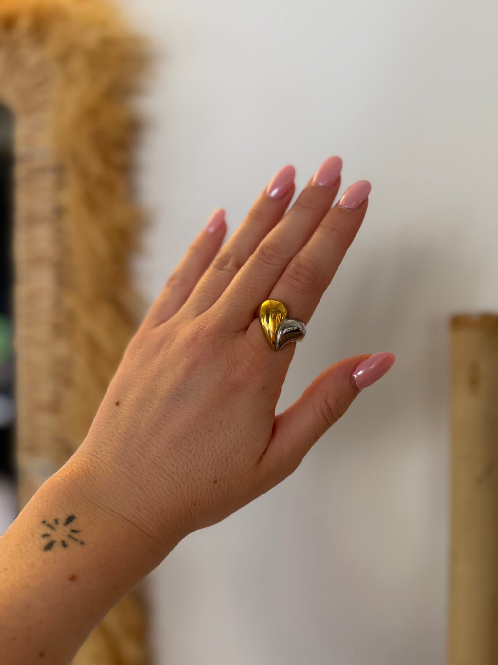 Amelia Ring